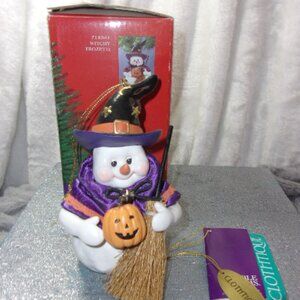 H-424 2001 CLOTHTIQUE WITCHY FROZETTI FIGURINE